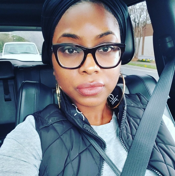 Meet your Posher, Darcele - Picture 1 of 1